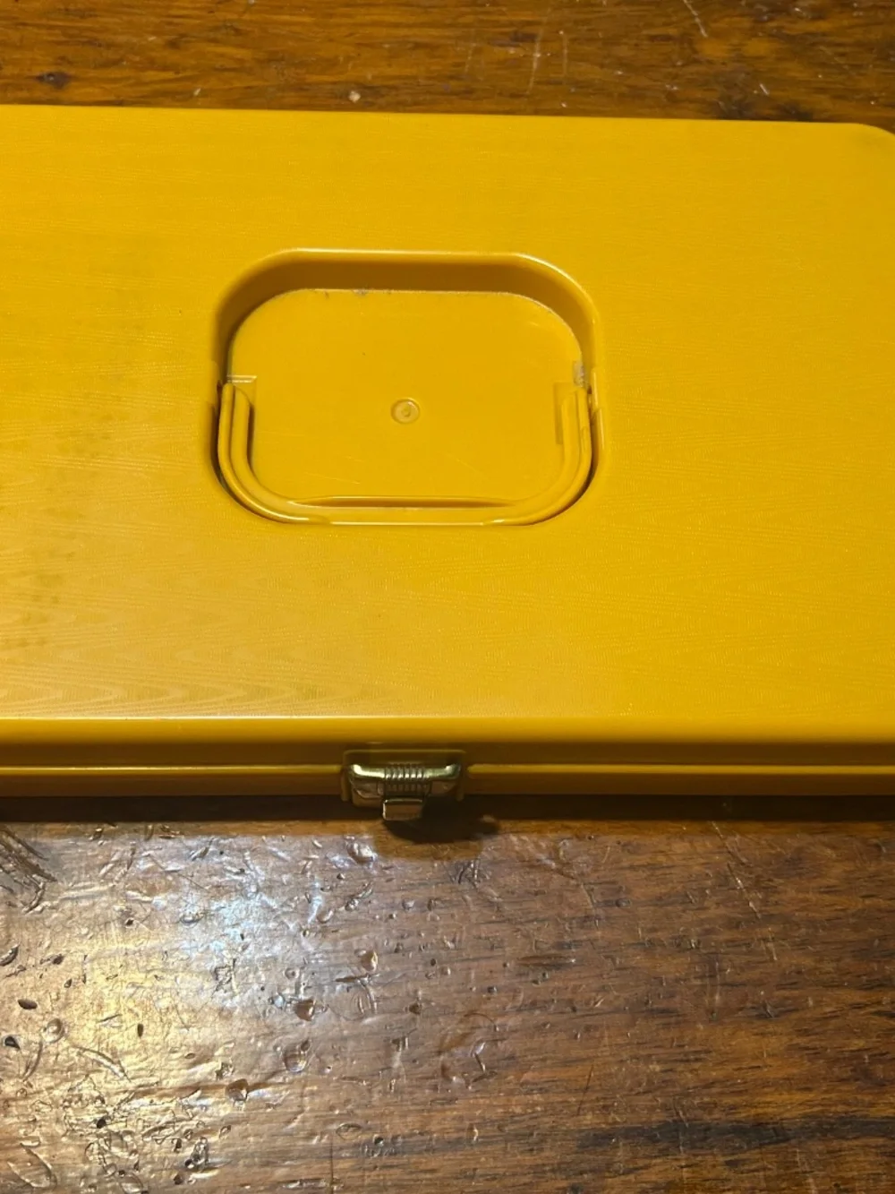 Wil-Hold  Wilson Plastic Thread Bobbin Sewing Box Mustard